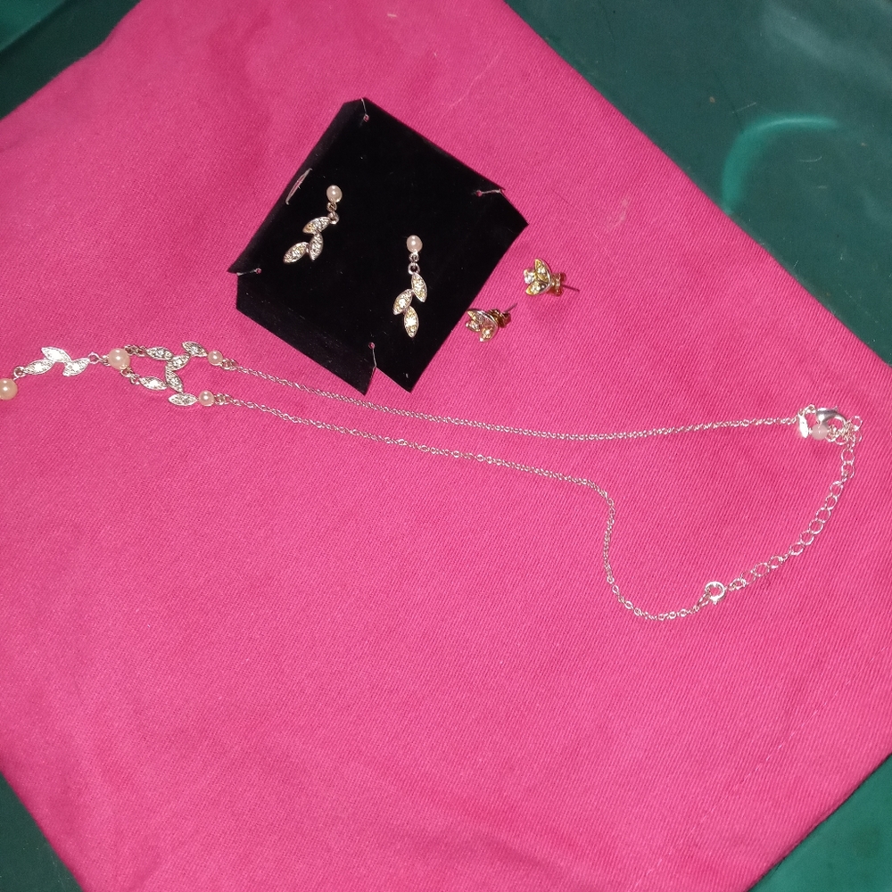 Costume Jewelry Set Necklace and 2 sets of Earring